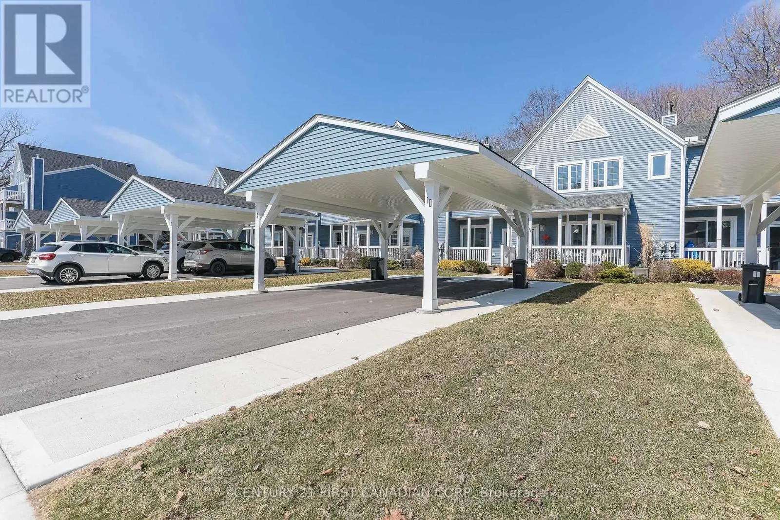 10 - 374 FRONT STREET, #10