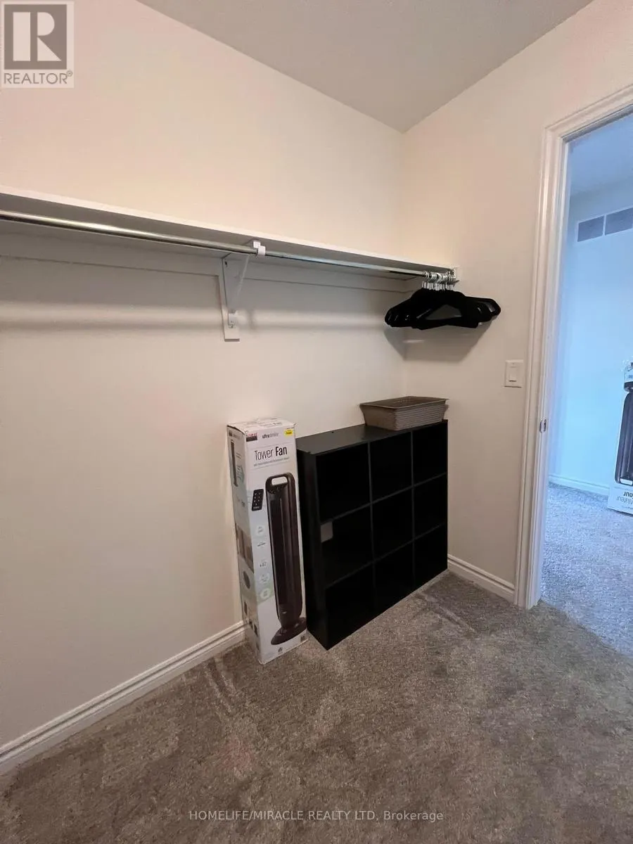 UPPER UNIT - 14 GOURLAY FARM LANE N