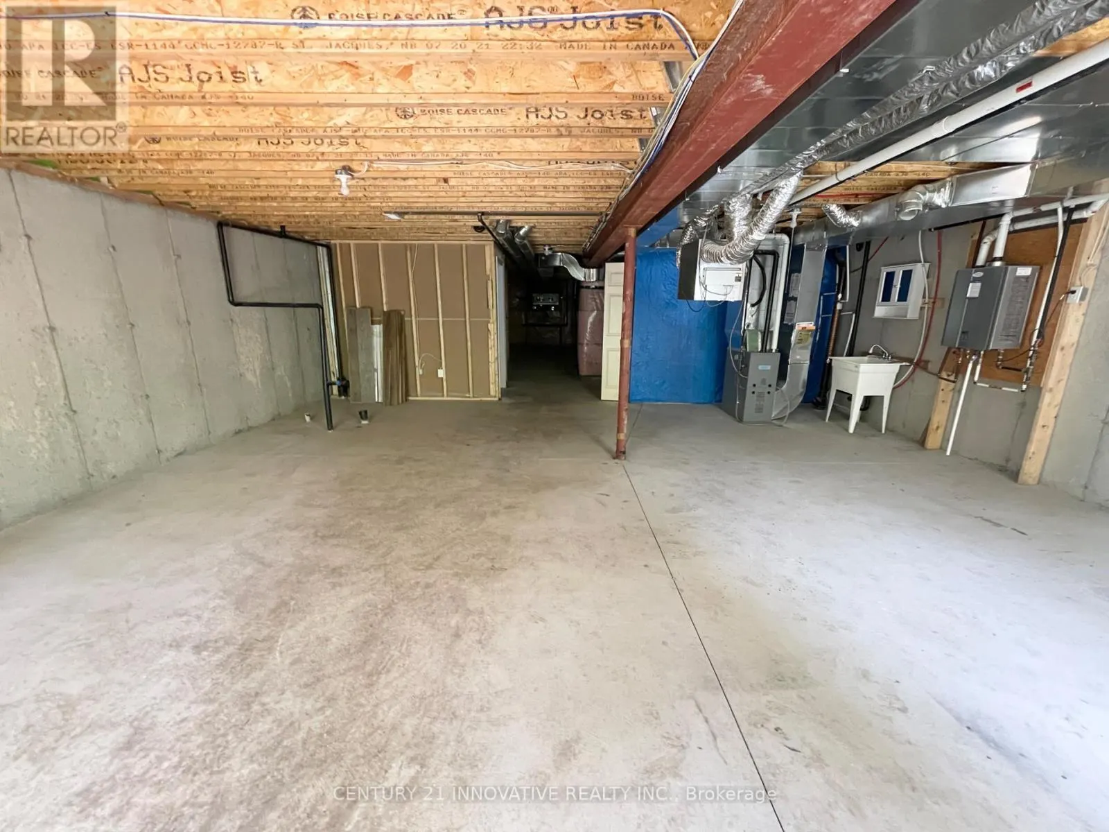 44 - 4311 MANN STREET