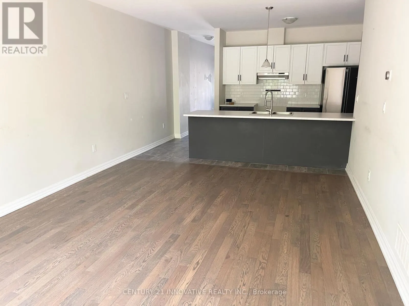 44 - 4311 MANN STREET