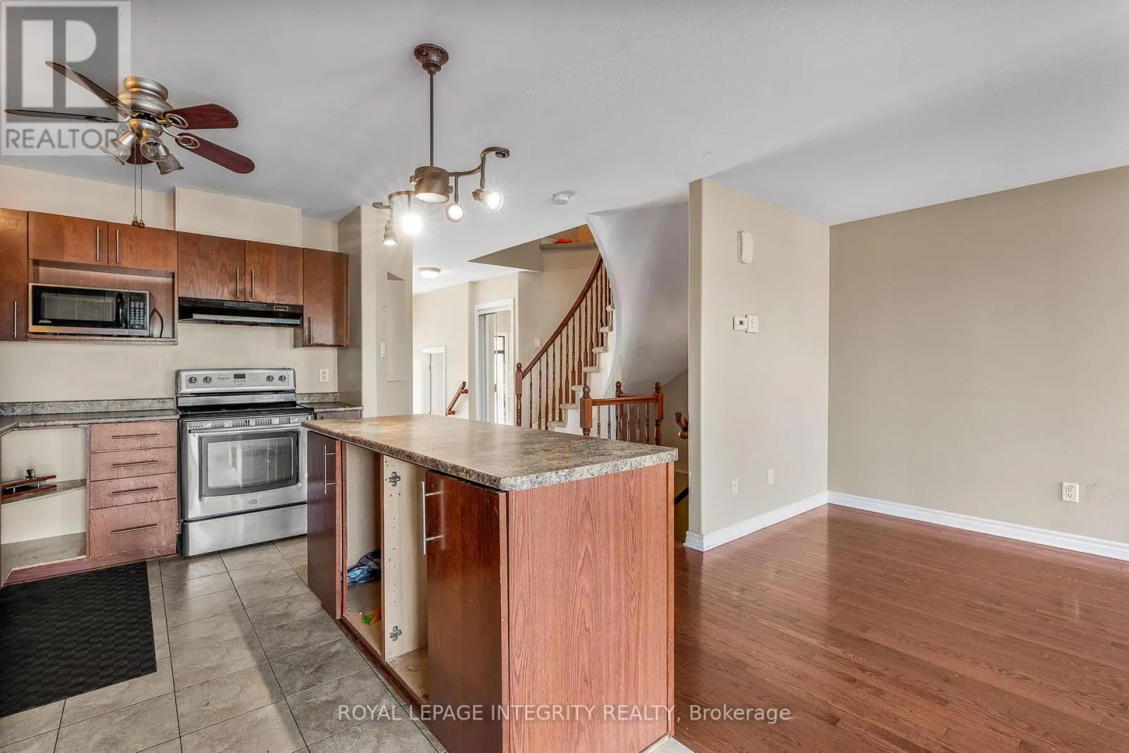 1899 ARROWGRASS WAY