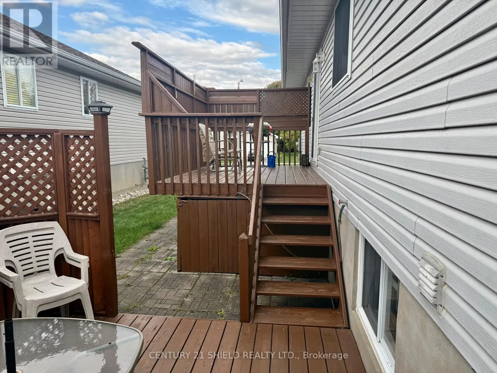 382 ELLEN AVENUE