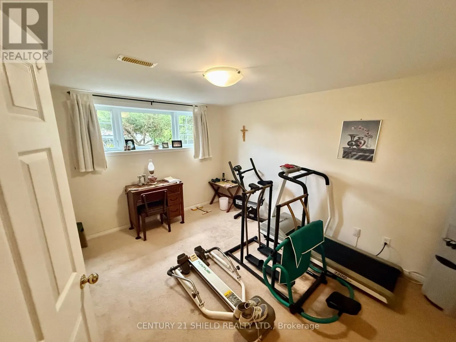 382 ELLEN AVENUE