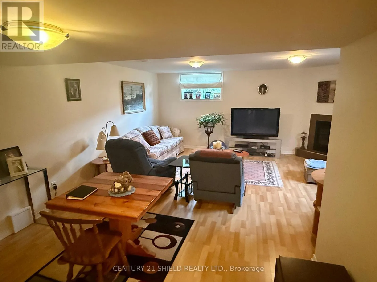 382 ELLEN AVENUE