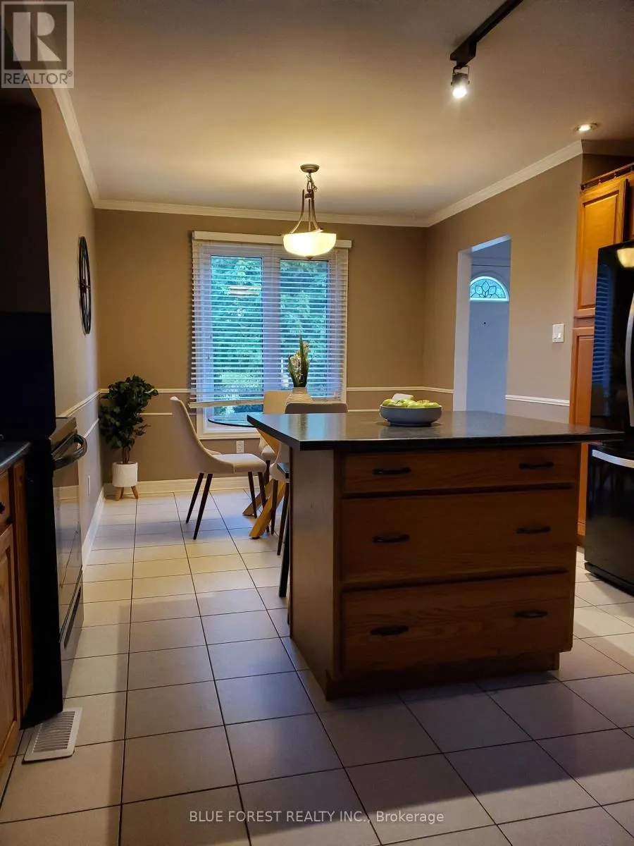 1039 OSGOODE DRIVE