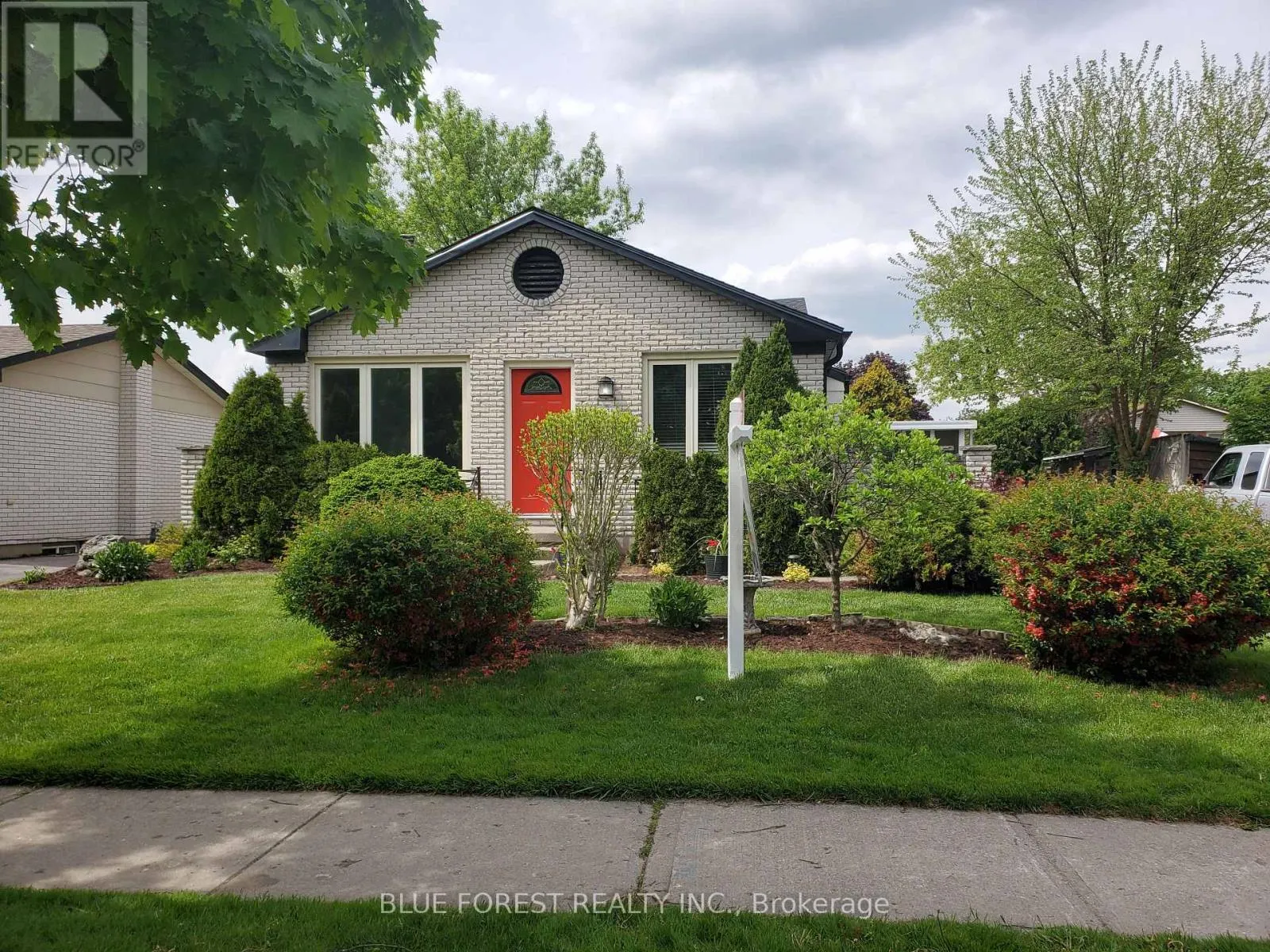 1039 OSGOODE DRIVE
