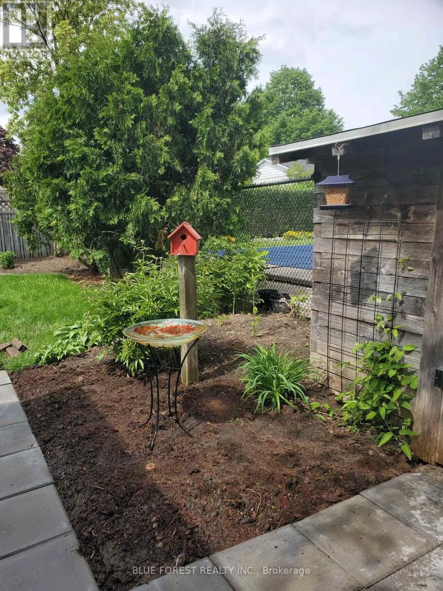 1039 OSGOODE DRIVE