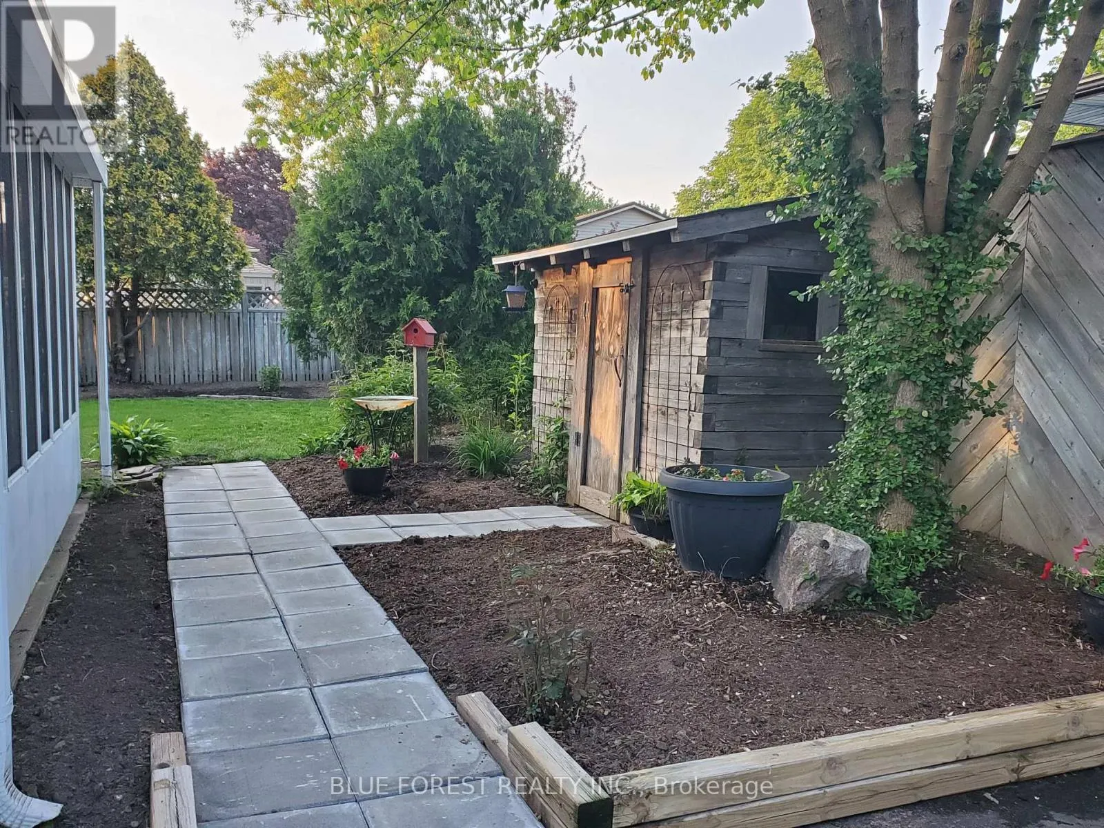 1039 OSGOODE DRIVE