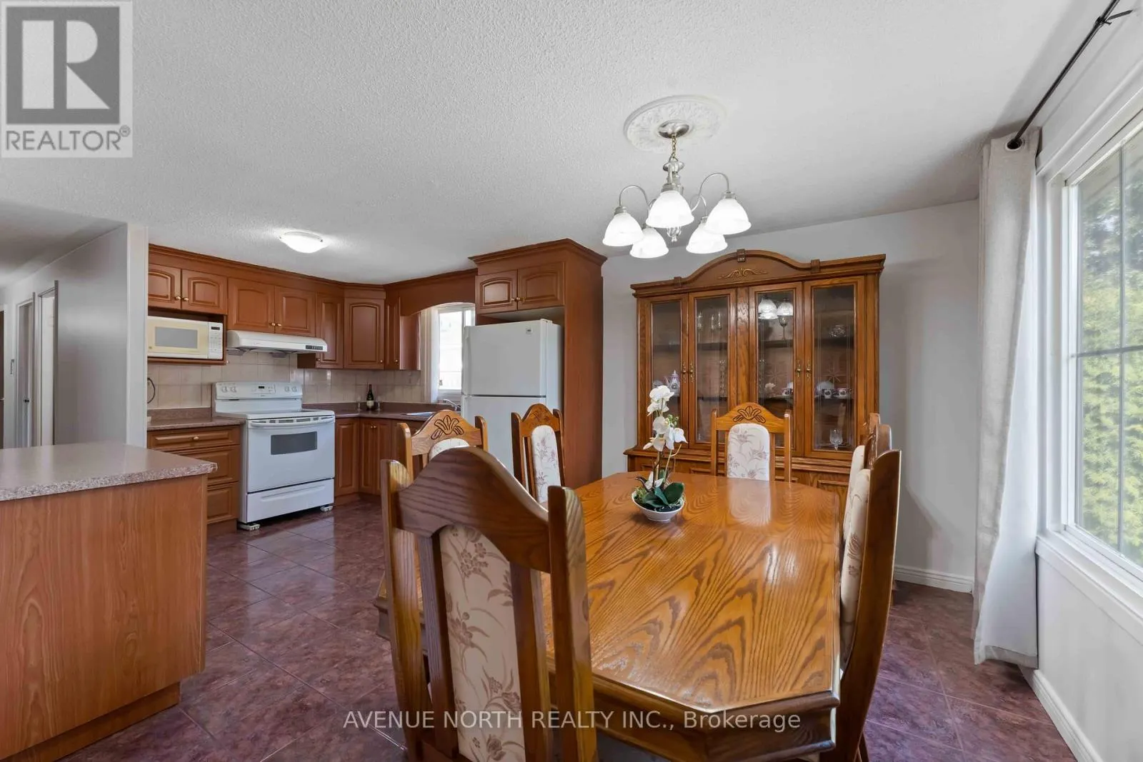 2178 ERINBROOK CRESCENT