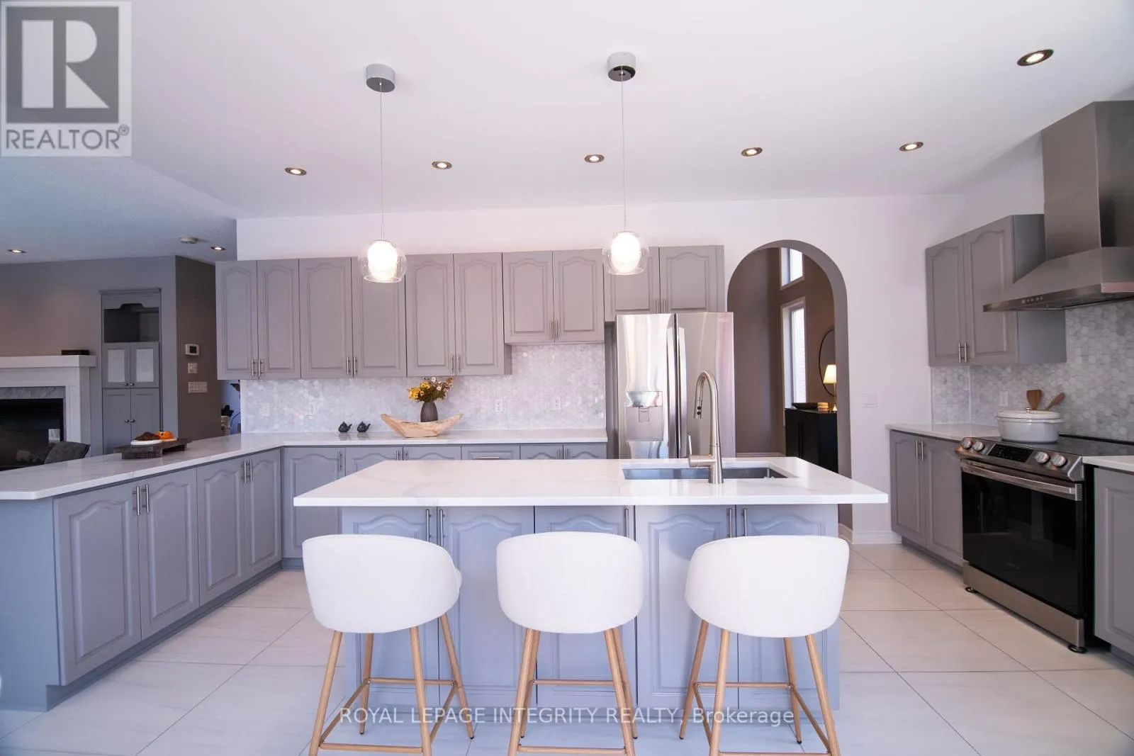 34 KEIGHLEY CIRCLE