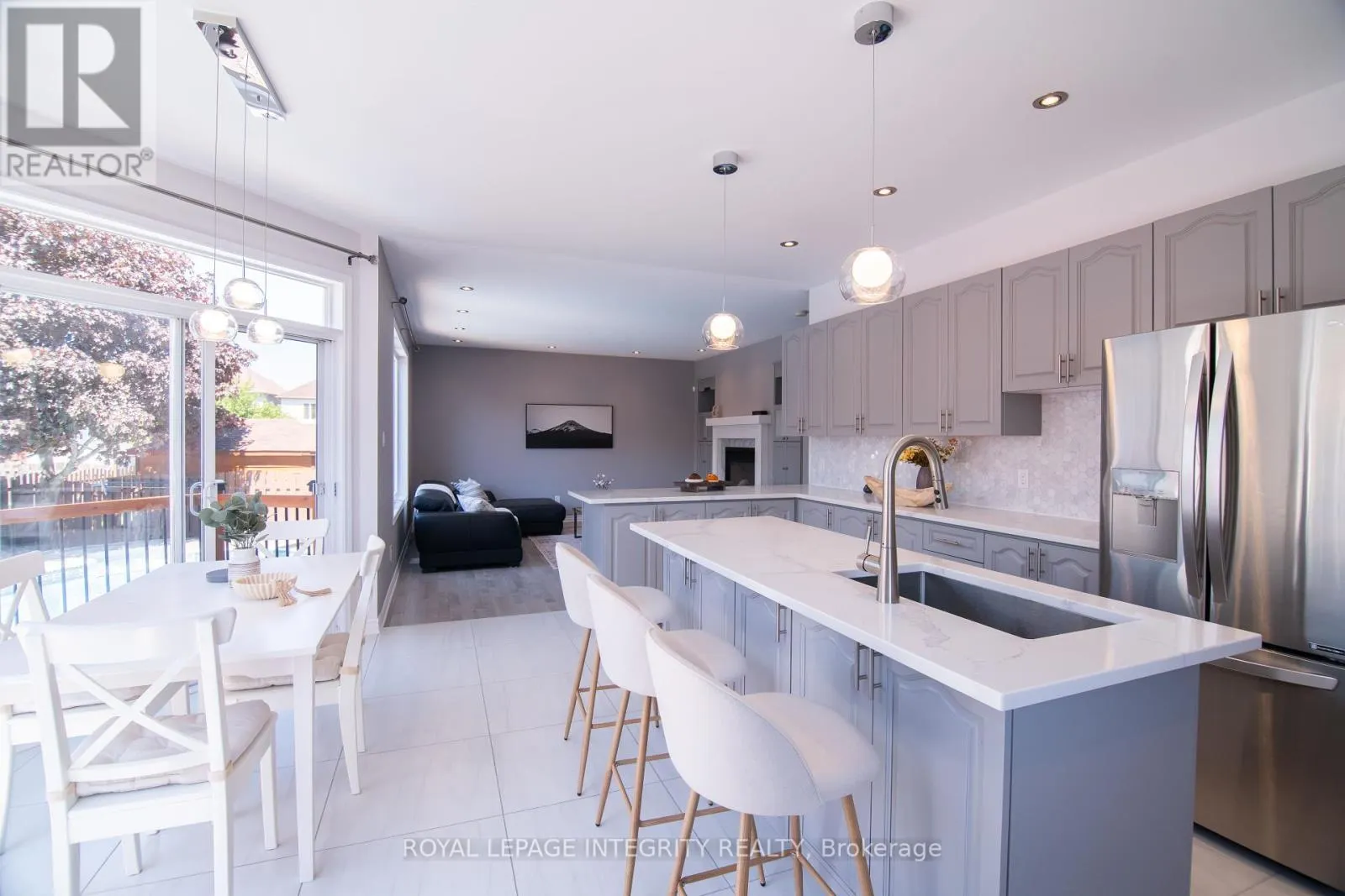 34 KEIGHLEY CIRCLE