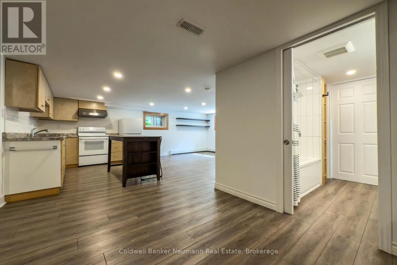 LOWER - 18 FOREST HILL DRIVE, #Lower