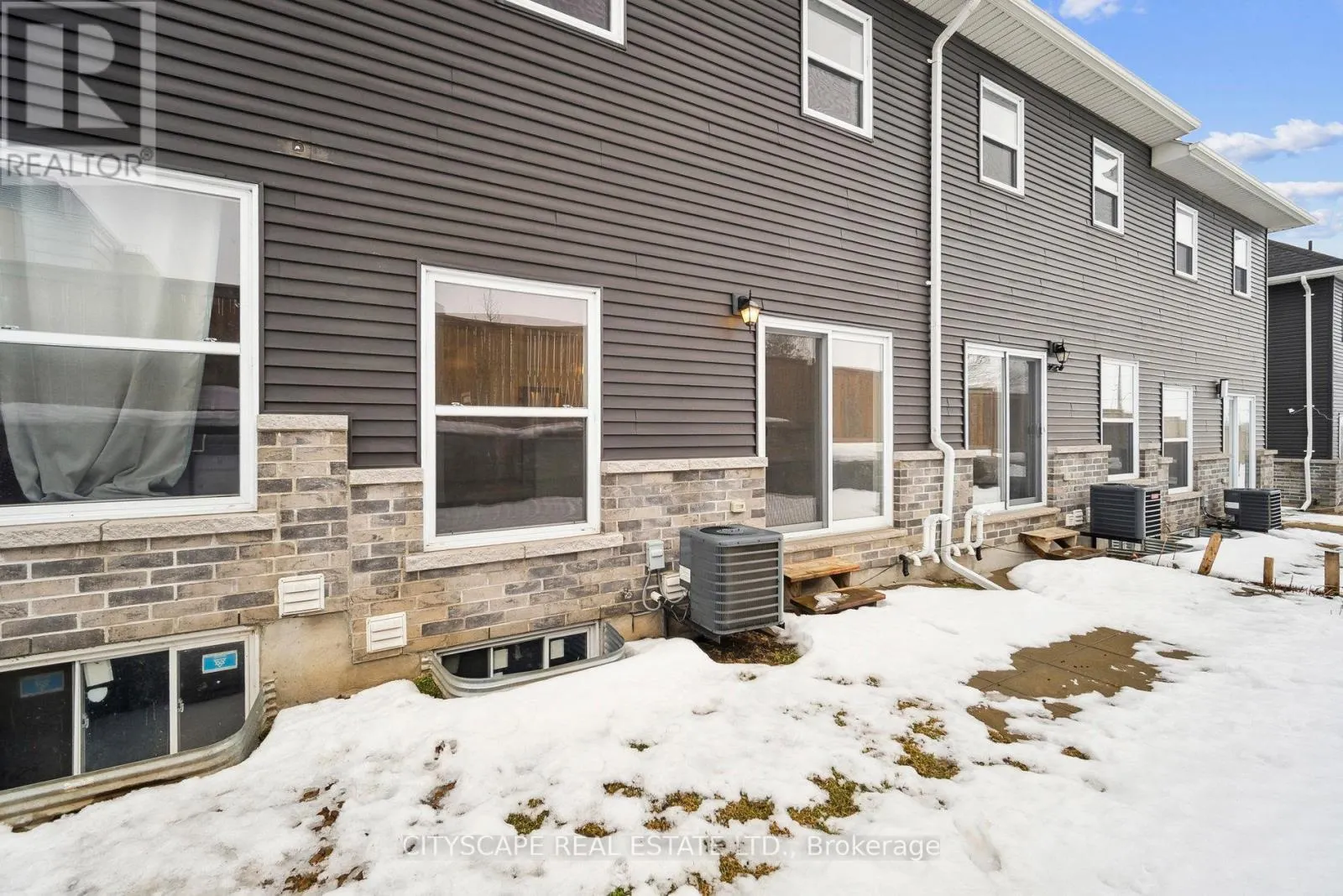 B3 - 439 ATHLONE AVENUE