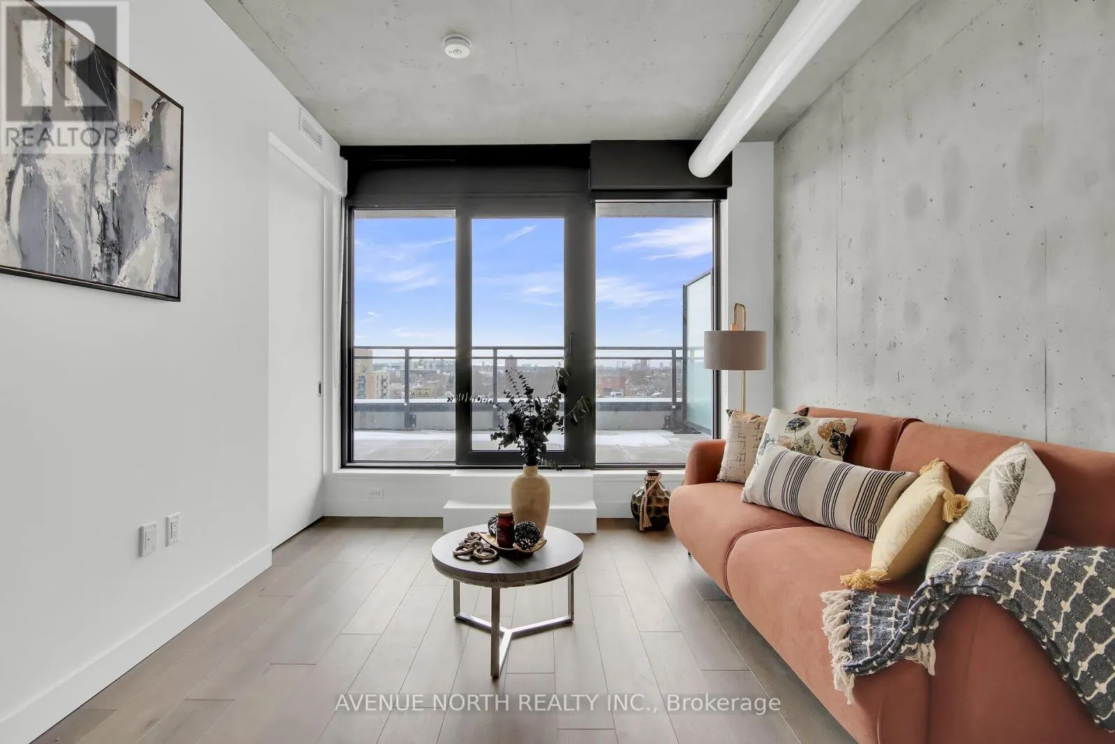 809 - 10 JAMES STREET