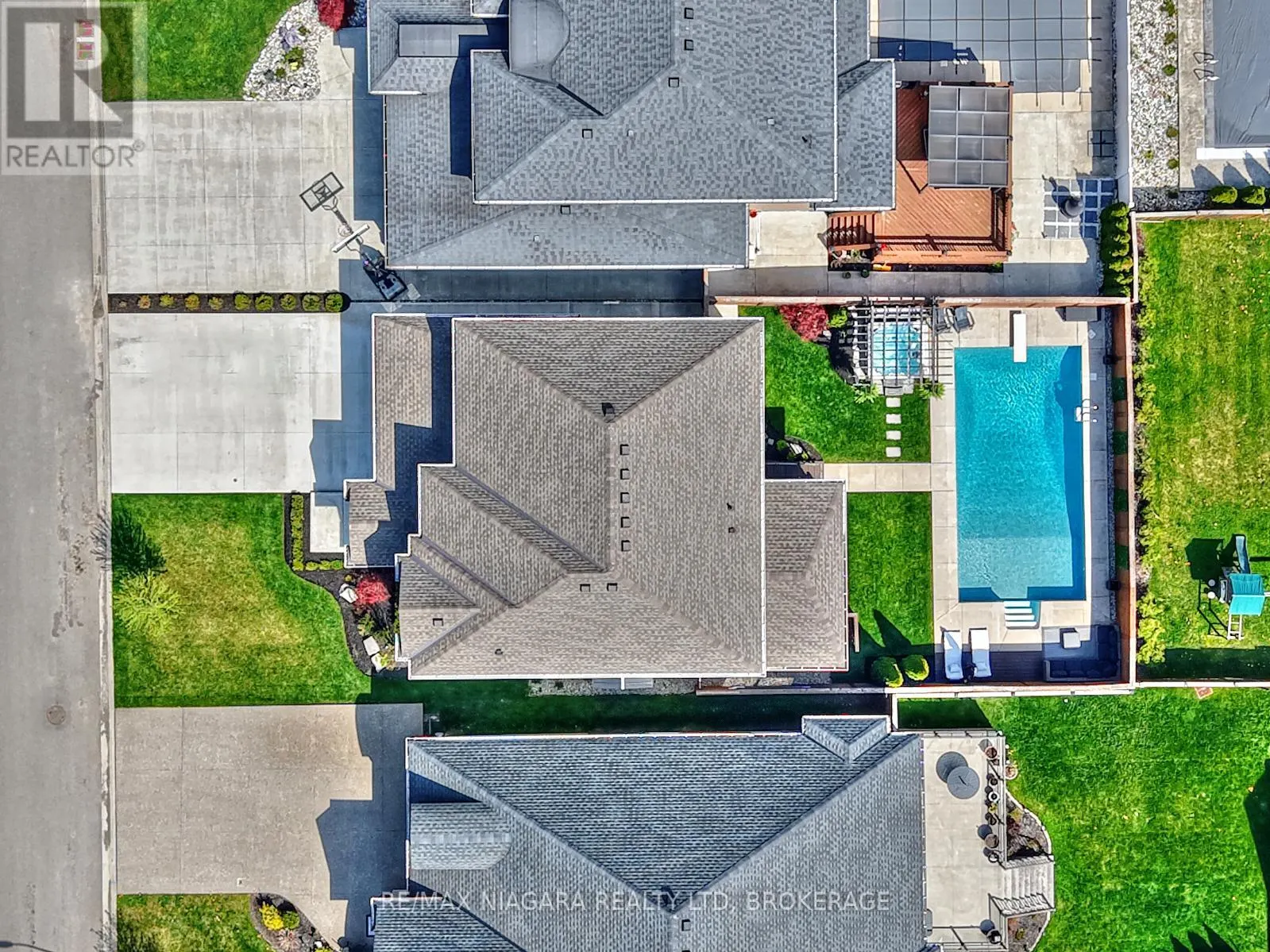 8886 BLACK FOREST CRESCENT