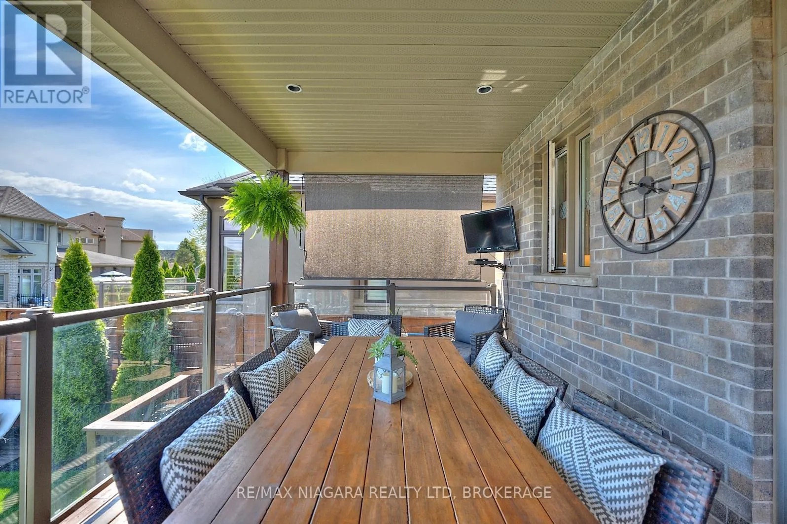 8886 BLACK FOREST CRESCENT
