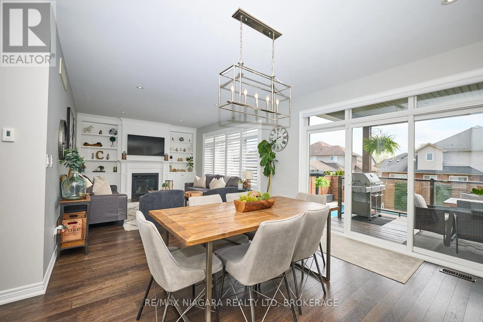 8886 BLACK FOREST CRESCENT