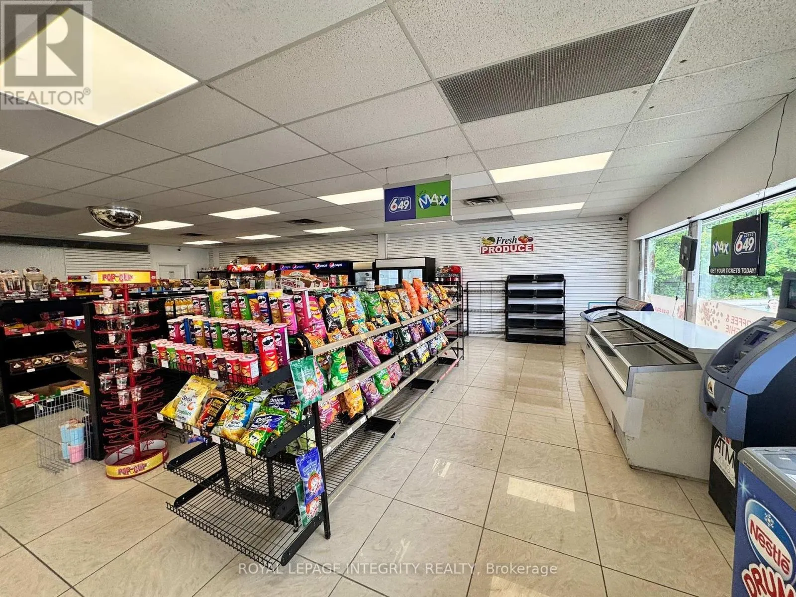876 MONTREAL ROAD