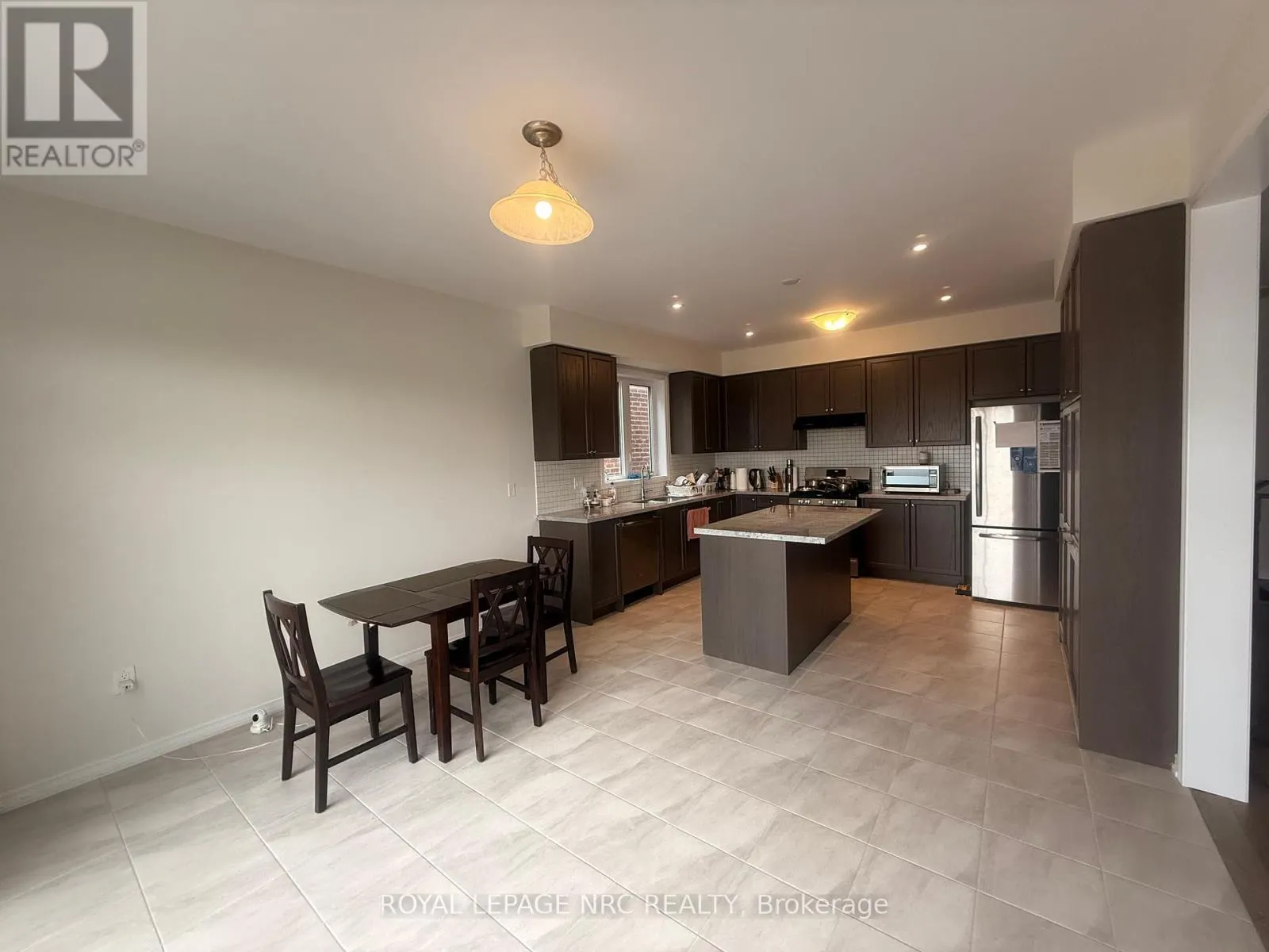 4 ESTHER CRESCENT