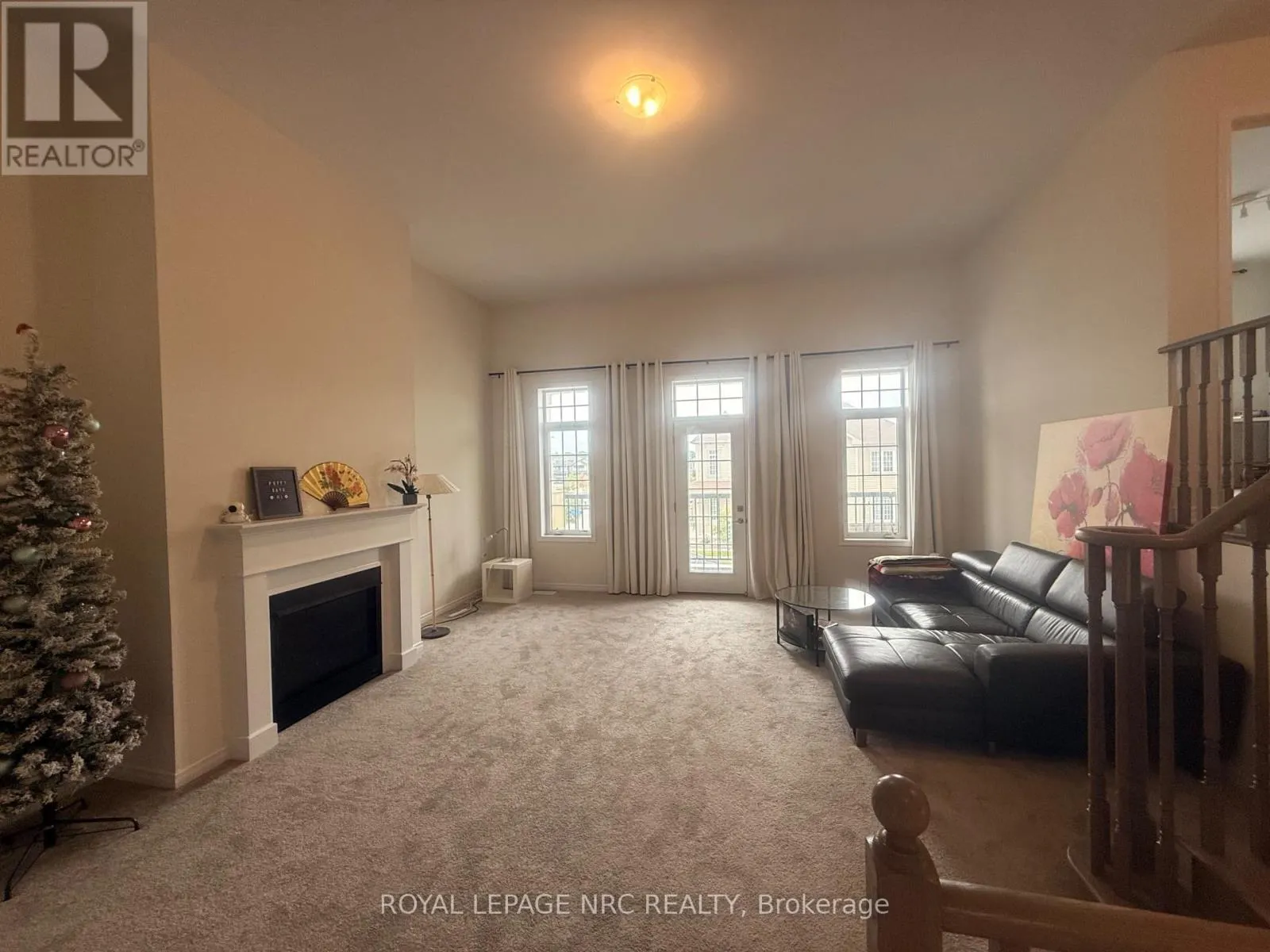4 ESTHER CRESCENT