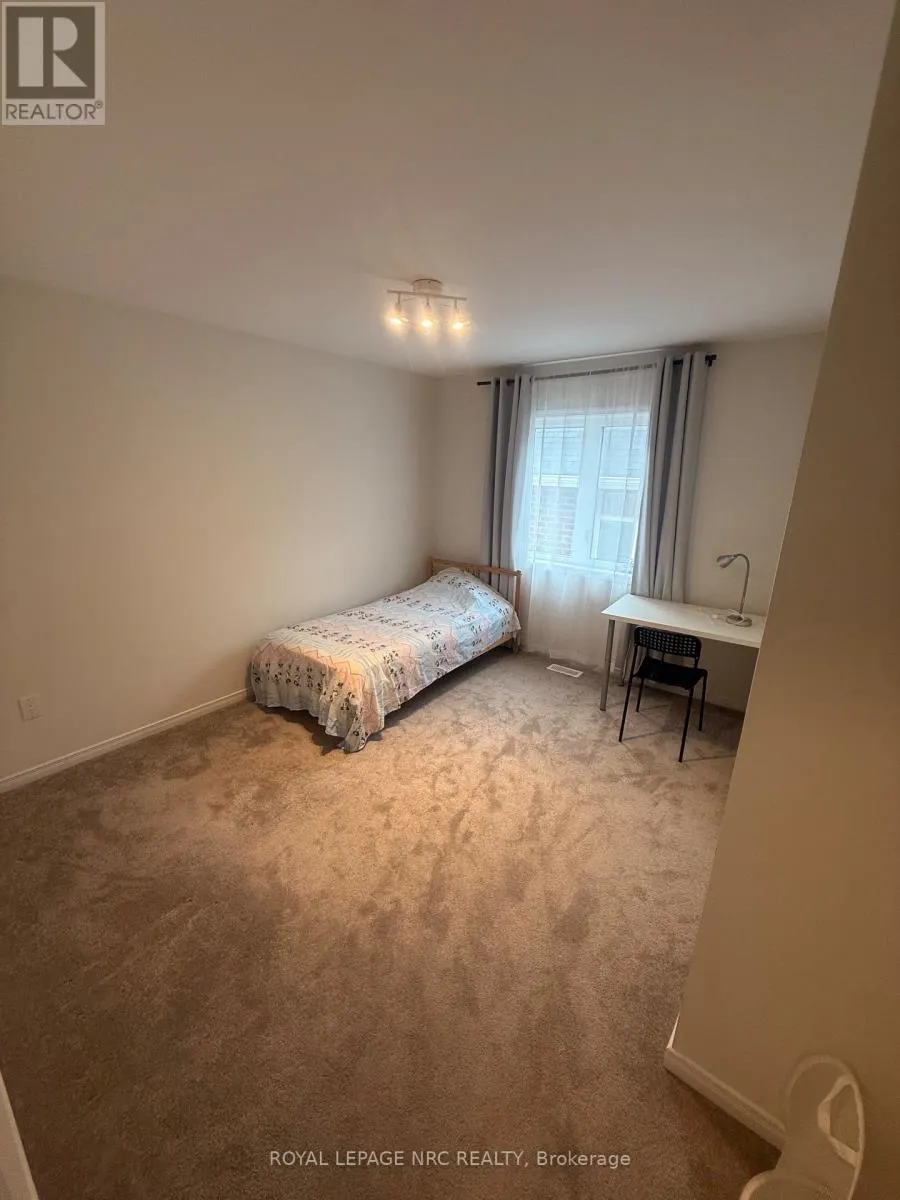 4 ESTHER CRESCENT