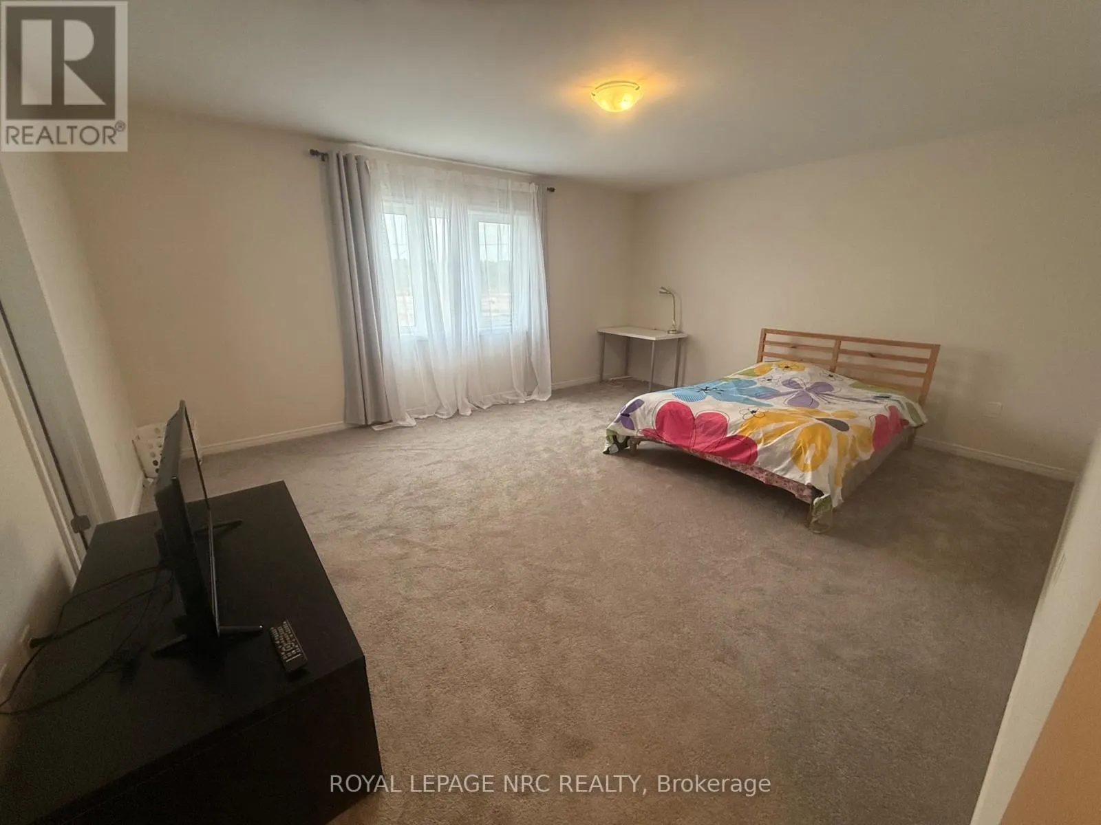 4 ESTHER CRESCENT