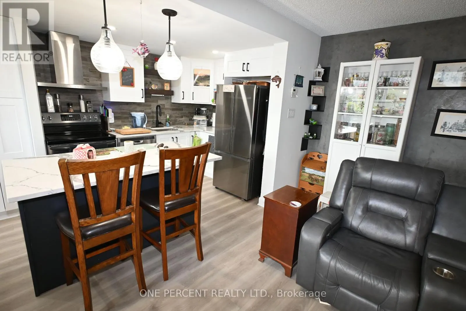 303 - 2625 REGINA STREET