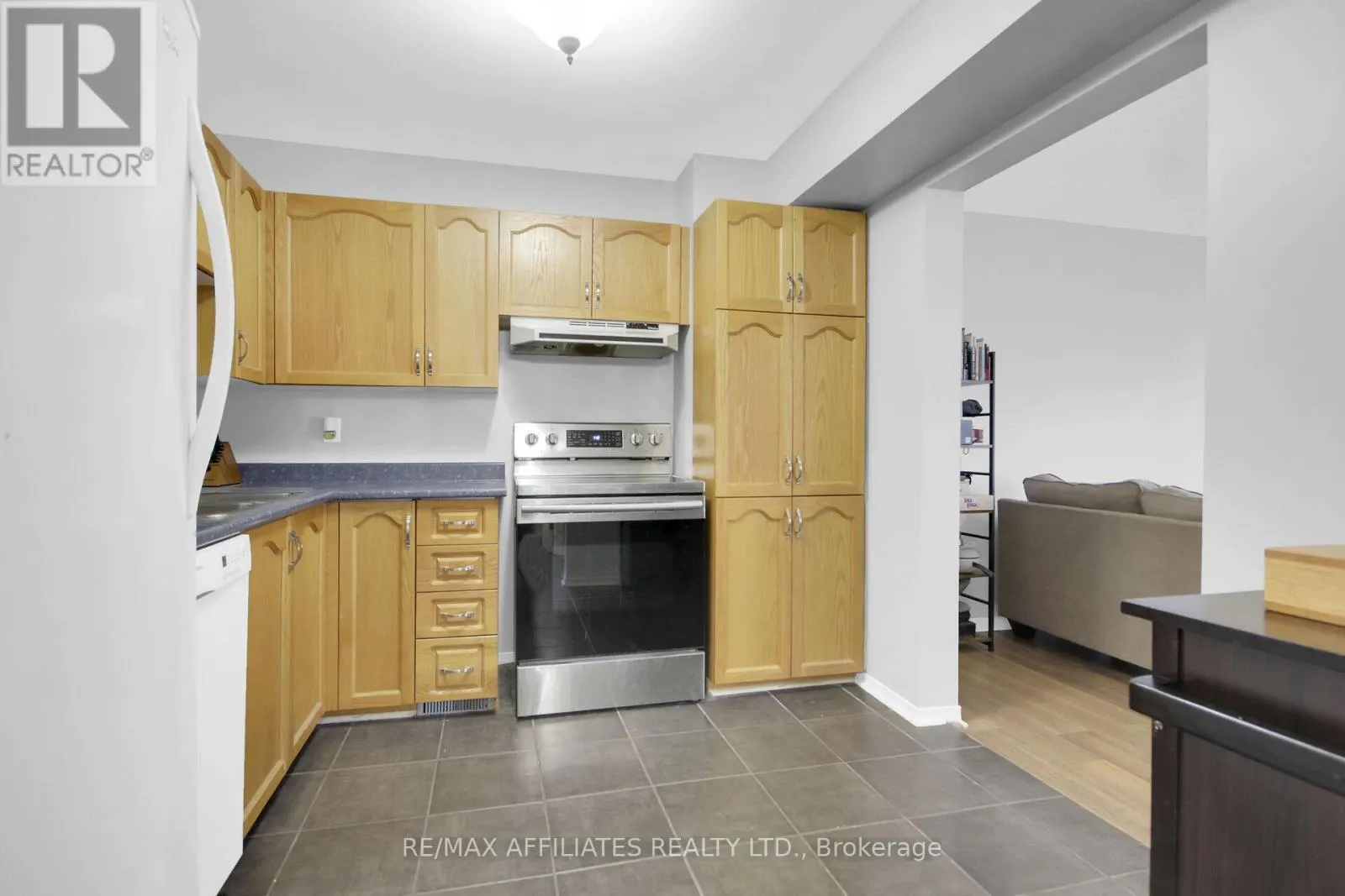 74 MARKLAND CRESCENT