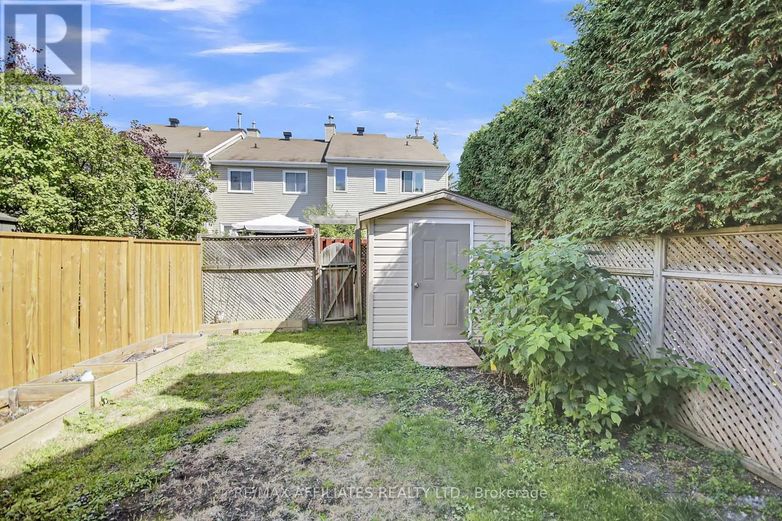 74 MARKLAND CRESCENT