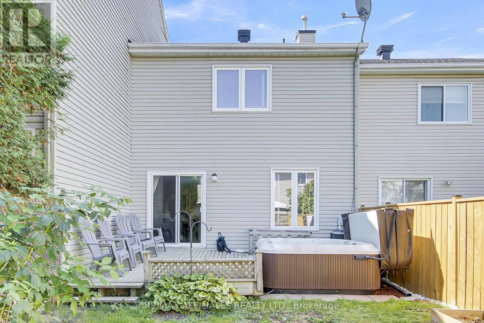74 MARKLAND CRESCENT