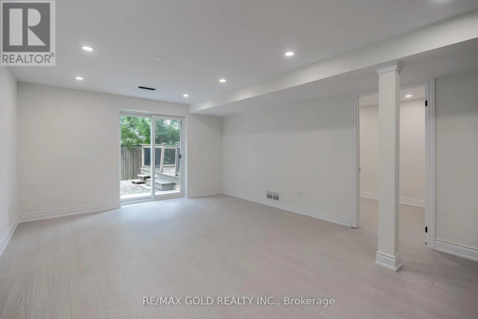 384 WESTWOOD DRIVE