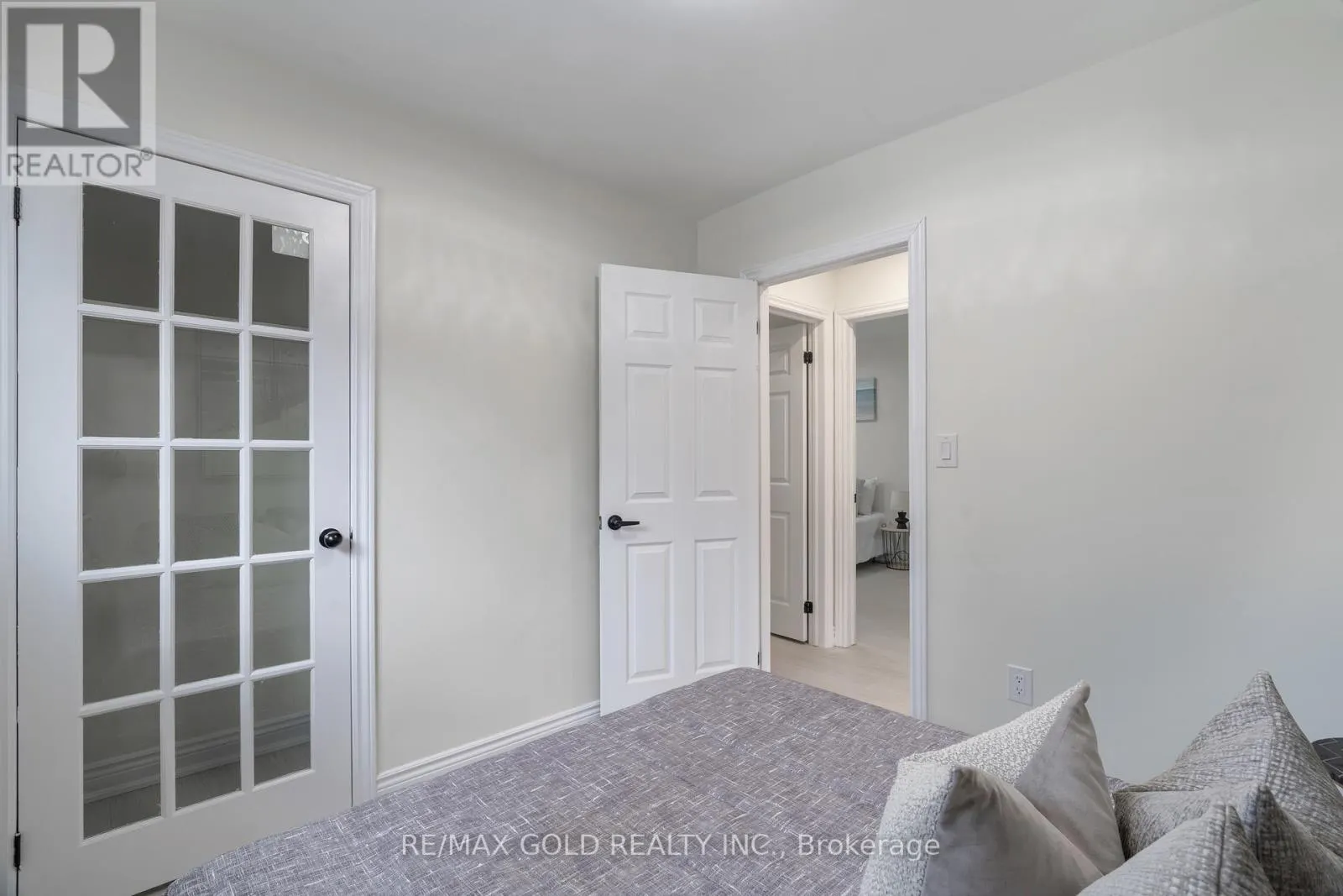384 WESTWOOD DRIVE