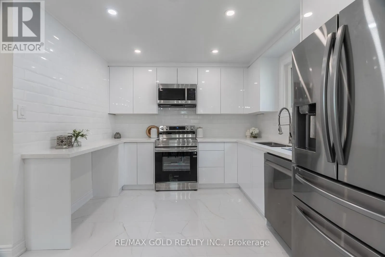 384 WESTWOOD DRIVE