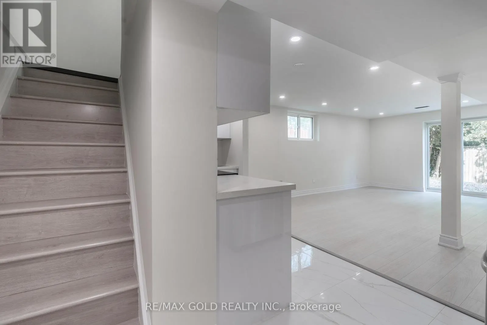 384 WESTWOOD DRIVE