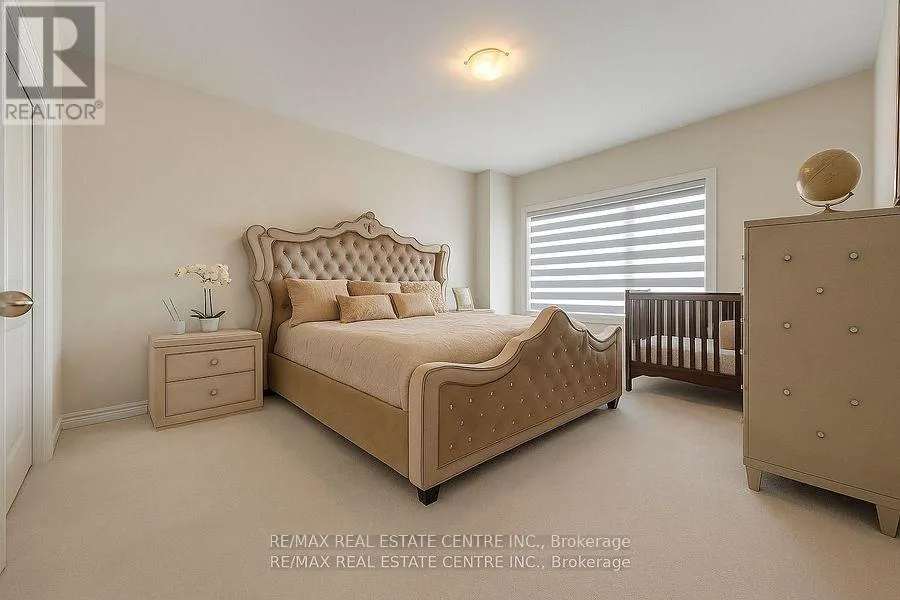 12 SWAN AVENUE