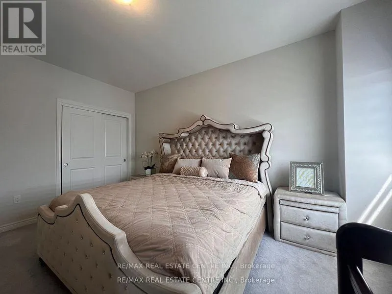 12 SWAN AVENUE