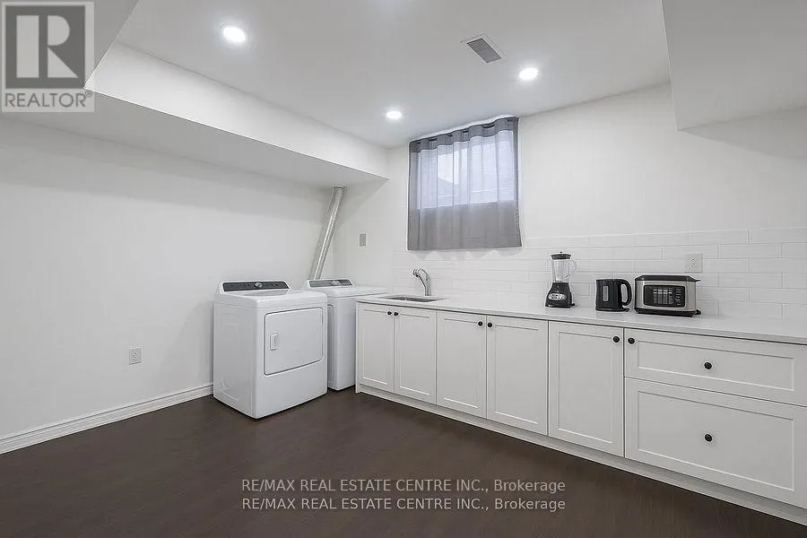 12 SWAN AVENUE