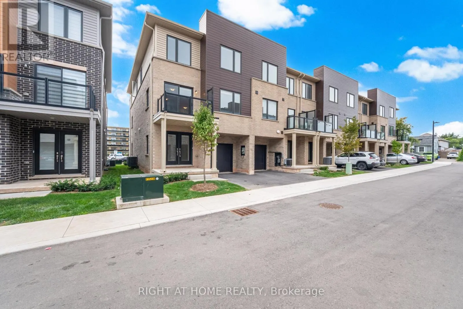 14 DRYDEN LANE