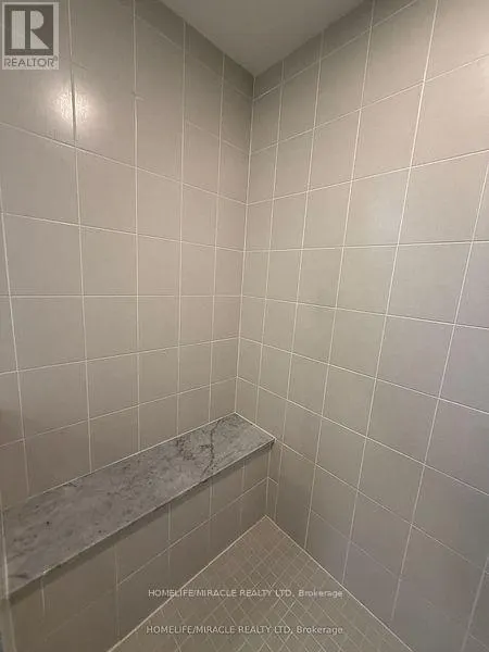 1006 KINGSRIDGE COURT