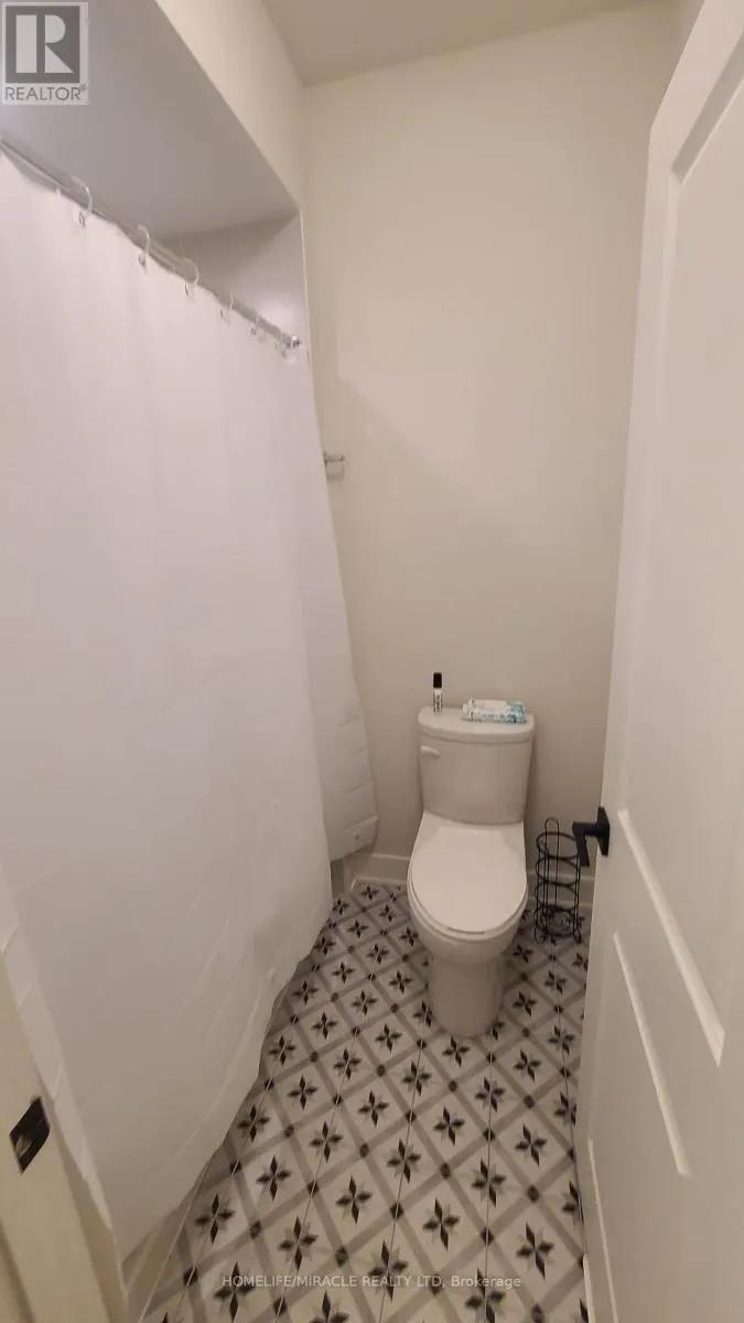 1006 KINGSRIDGE COURT