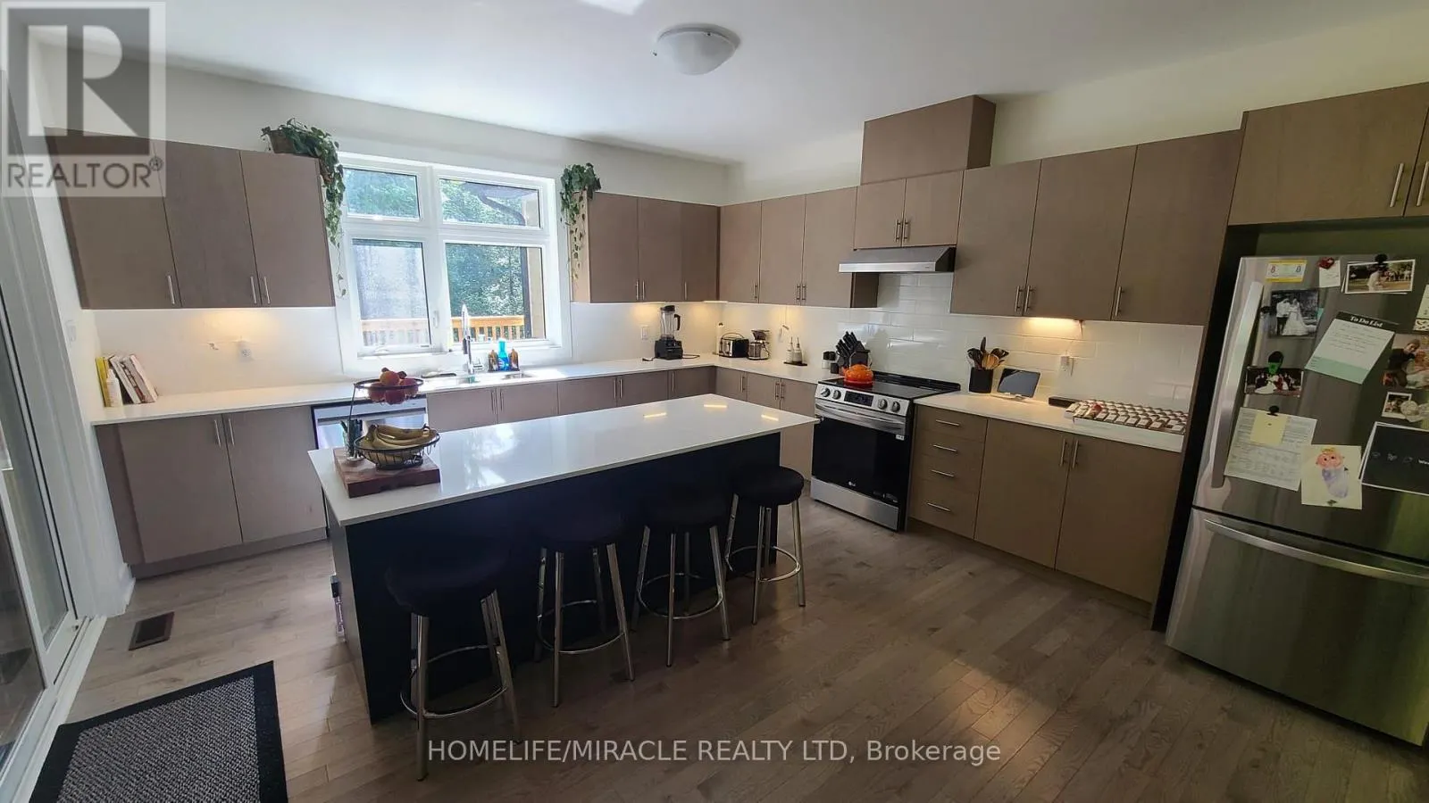 1006 KINGSRIDGE COURT