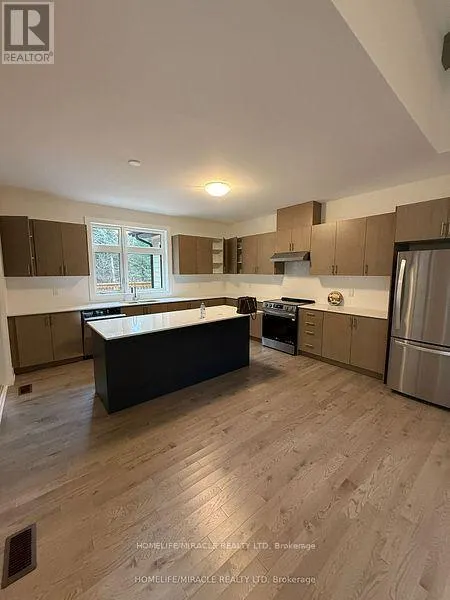 1006 KINGSRIDGE COURT