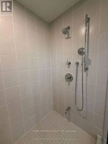 1006 KINGSRIDGE COURT