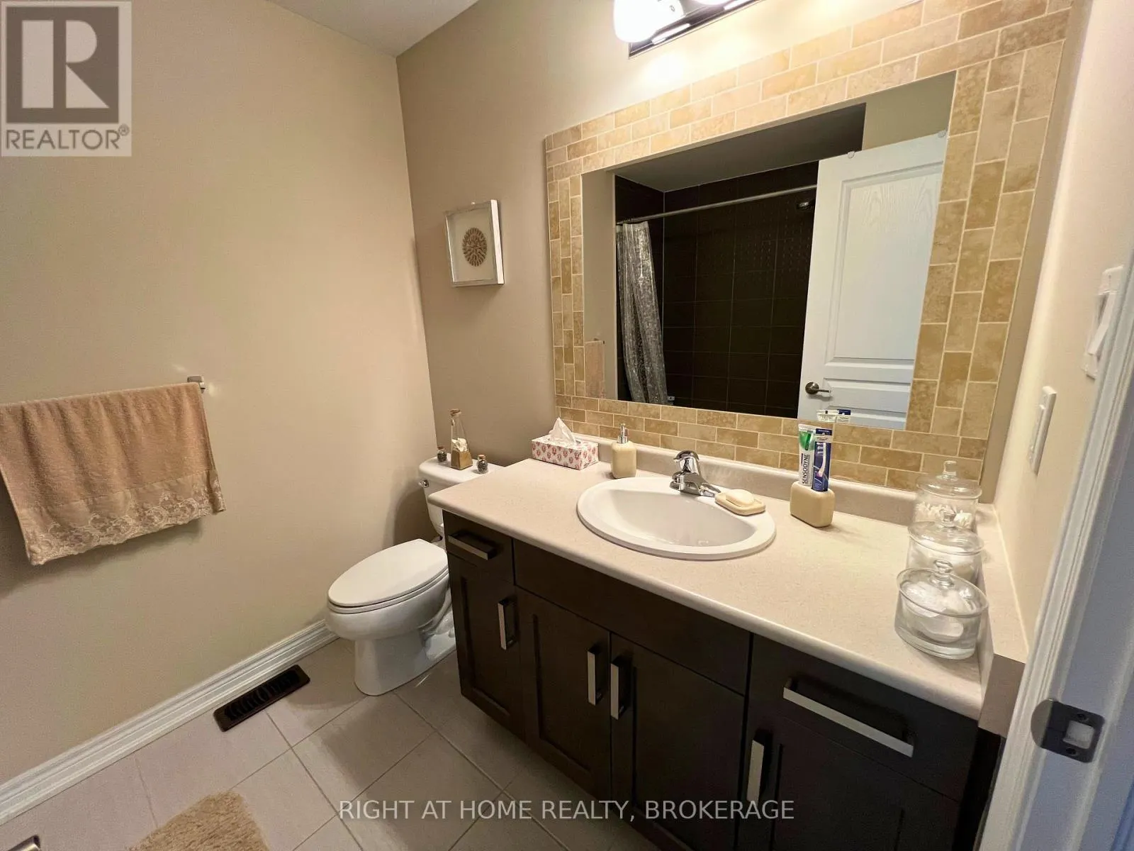33 - 541 WINSTON ROAD, #33