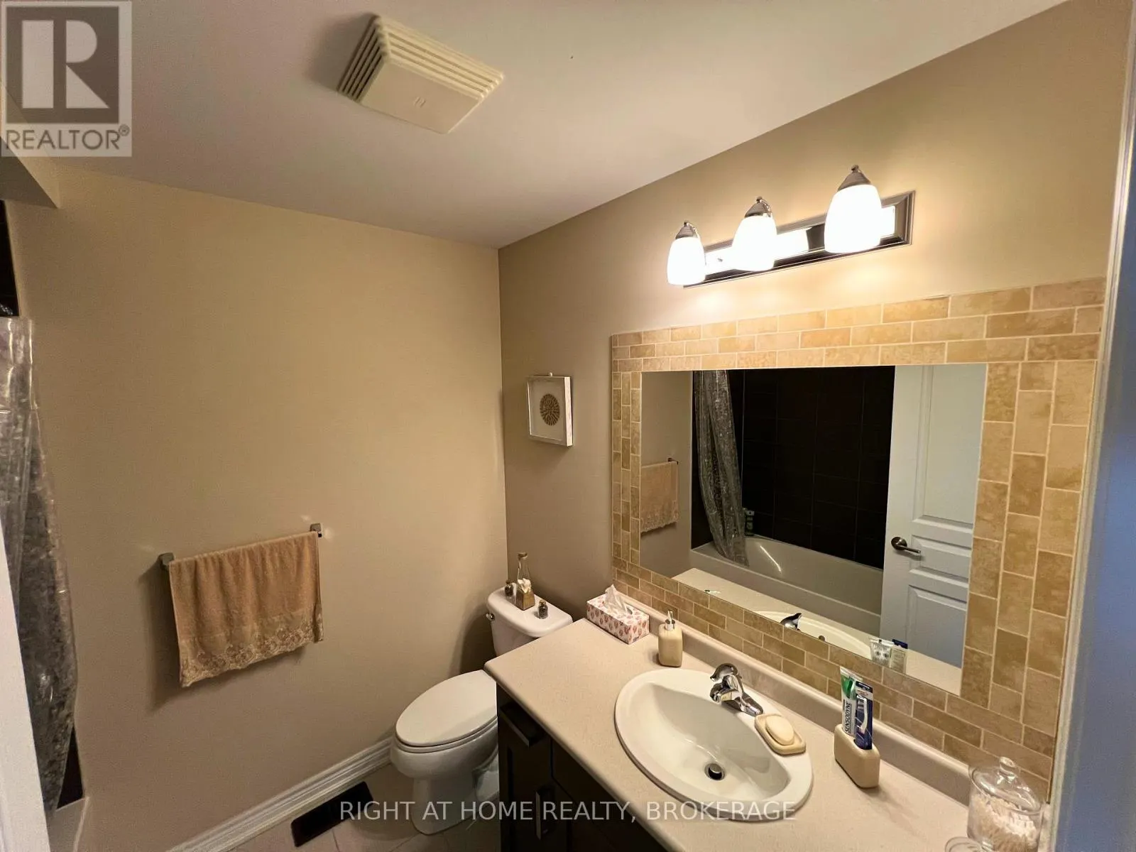 33 - 541 WINSTON ROAD, #33