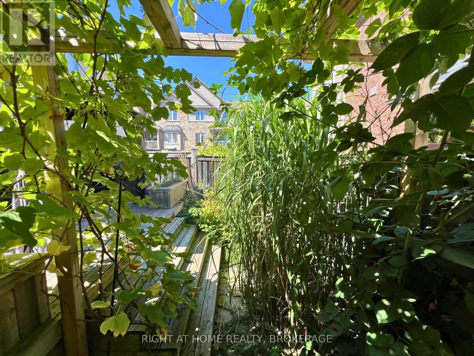 33 - 541 WINSTON ROAD, #33