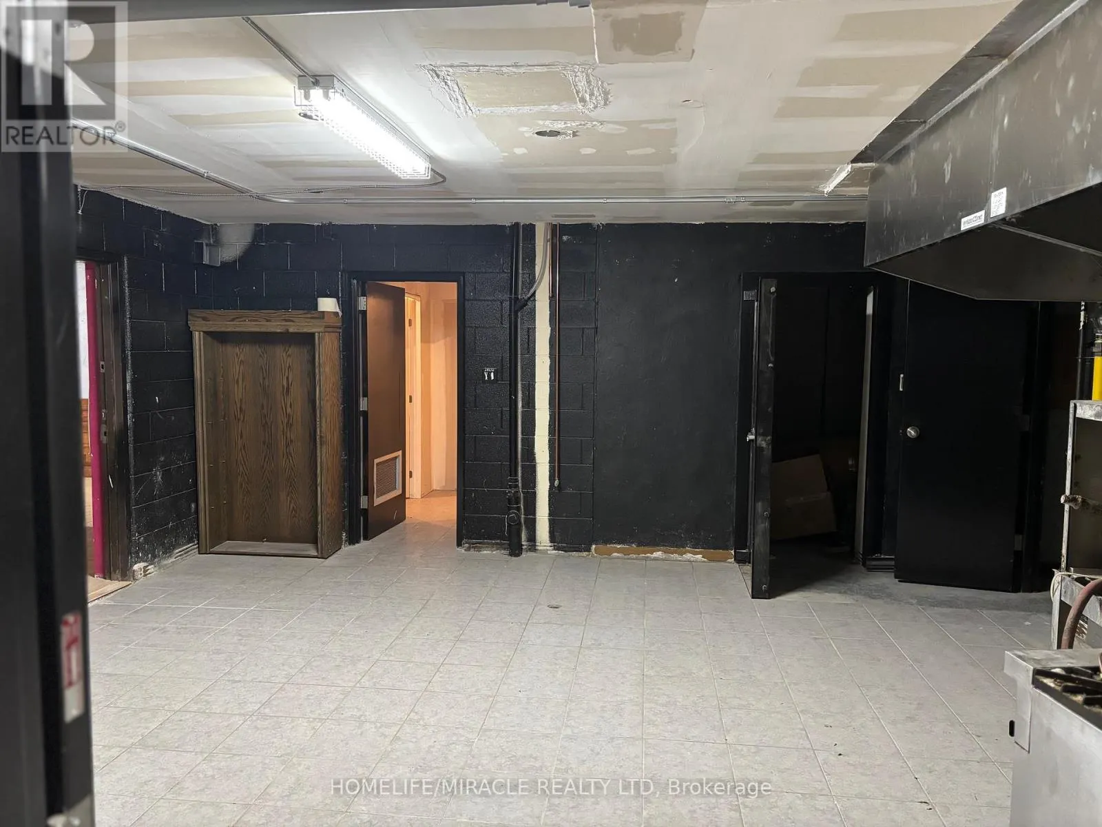 5890 MAIN STREET