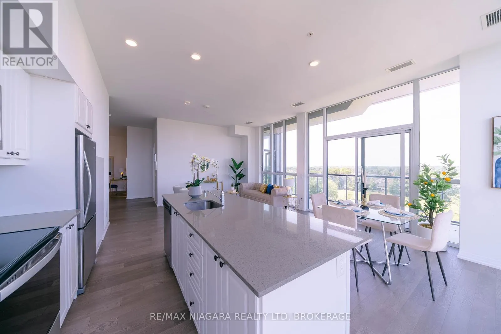 901 - 7711 GREEN VISTA GATE, #901
