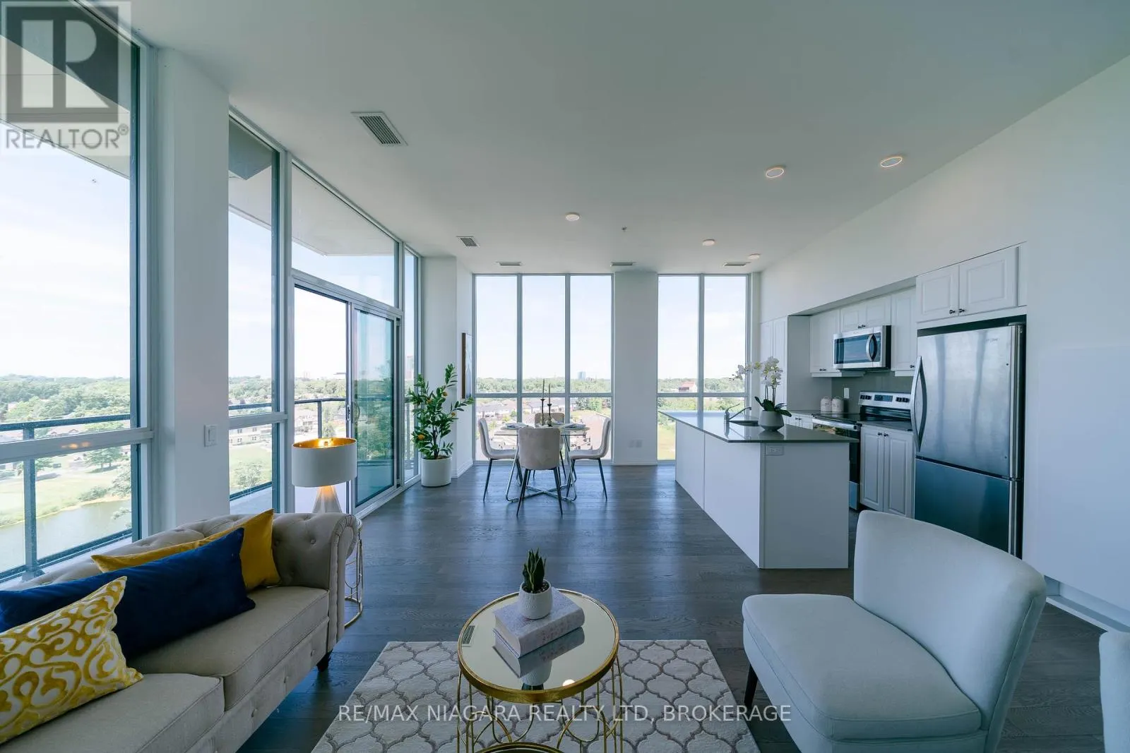 901 - 7711 GREEN VISTA GATE, #901