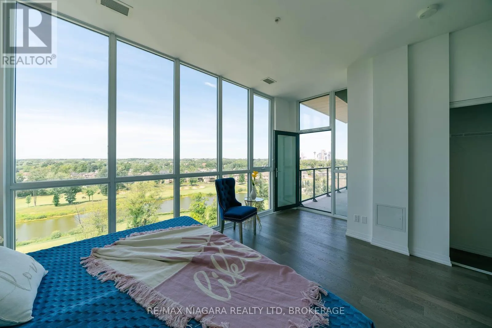 901 - 7711 GREEN VISTA GATE, #901